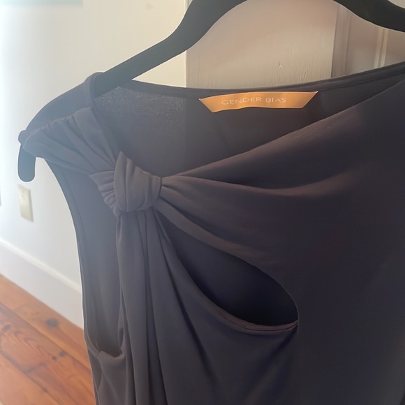 Gender Bias size small blue tunic with cutout detailing - Picture 2 of 6